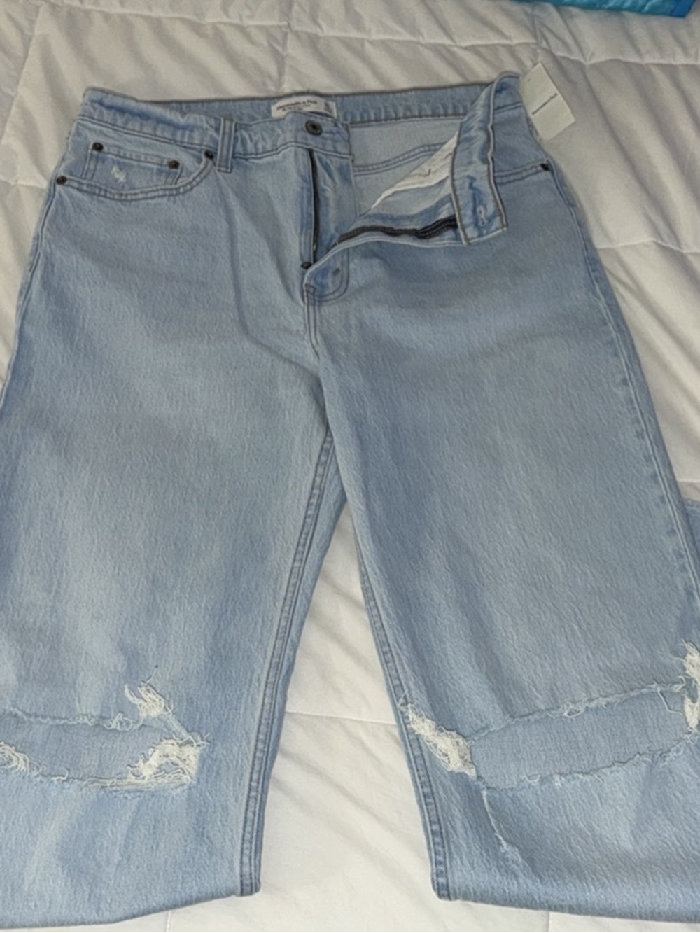 High Rise 90s Relaxed Raw Hem Destroy Jean 31/12XL Abercrombie & Fitch